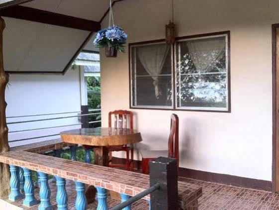 Subtawee Resort Surat Thani Extérieur photo